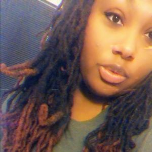 Meet your Posher, Caitlin